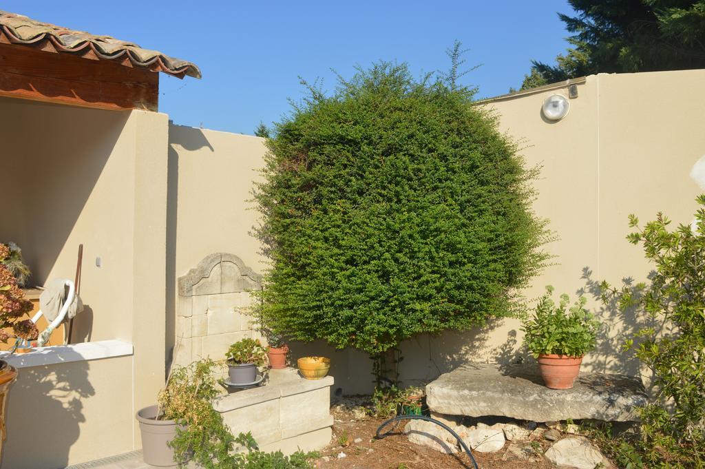 Bed and Breakfast La Bastide Des Oliviers Châteaurenard Exterior foto